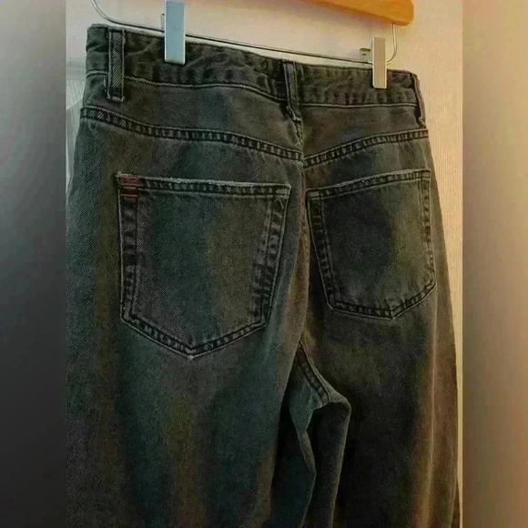 BDG Urban Outfitters black mom jeans straight  leg denim high waist sz 26 - Picture 6 of 9